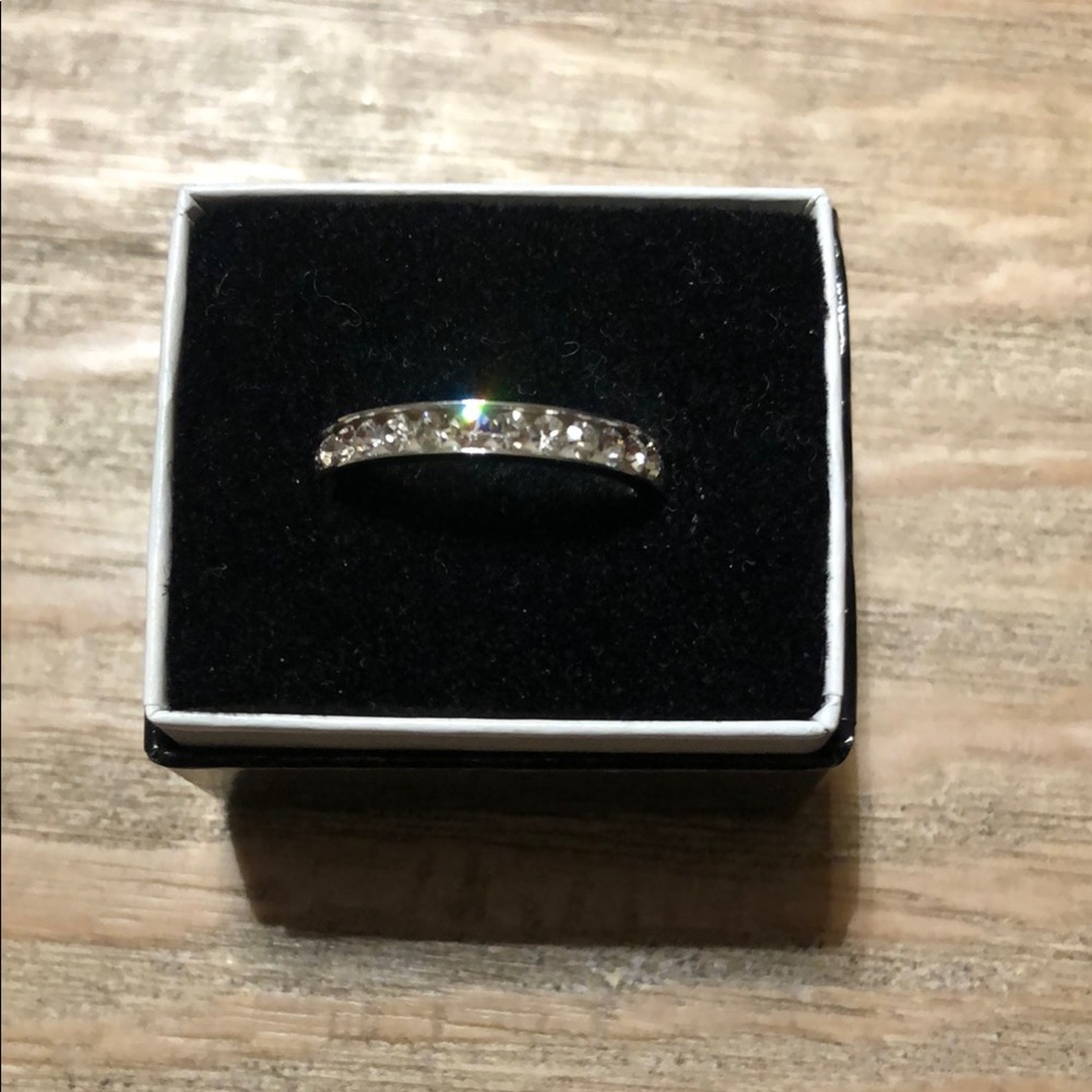 Elegant Silver Diamond Ring